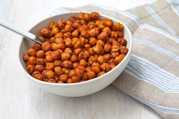 Roasted chickpeas as easy evening snacks